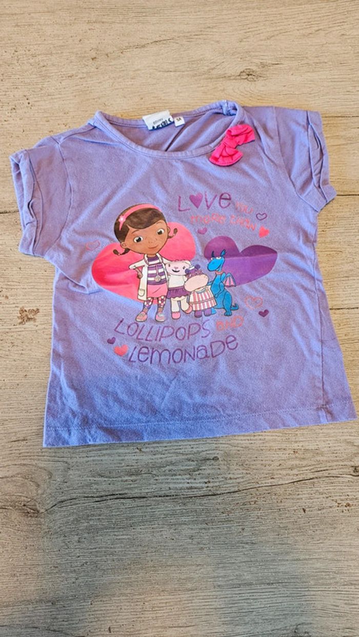 T shirt mauve à manches courtes, Disney, Docteur La Peluche, 5 ans, peu mis - photo numéro 3