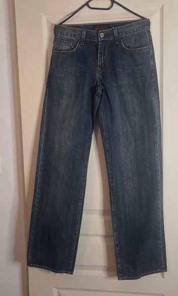 GUESS PREMIUM JEAN VINTAGE Y2K – W29 L32 – COUPE DROITE / LÉGÈREMENT FLARE 