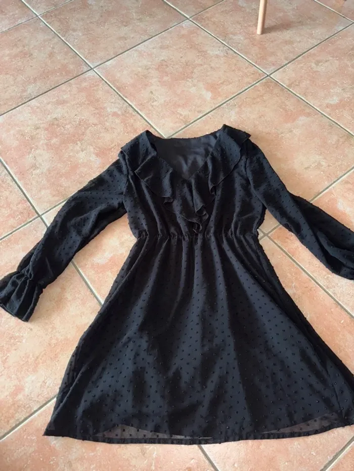 Robe noire - photo numéro 2