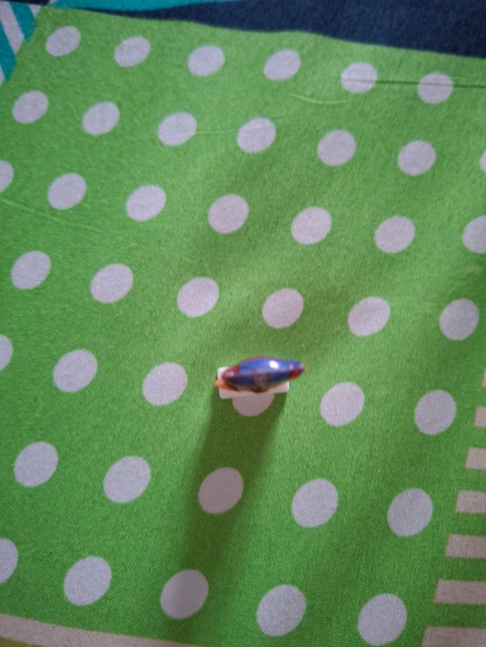 Très bon état avec petit défaut
#jessdestock_autredivertissement - photo numéro 2