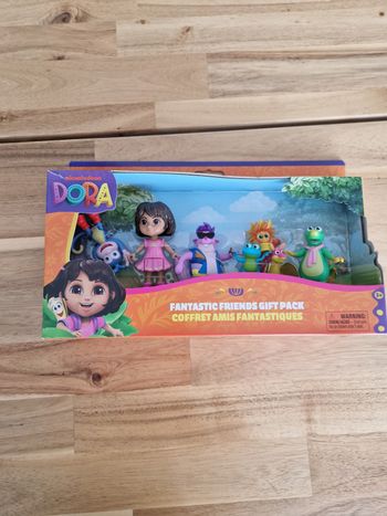 Coffret figurine dora l'exploratrice neuf