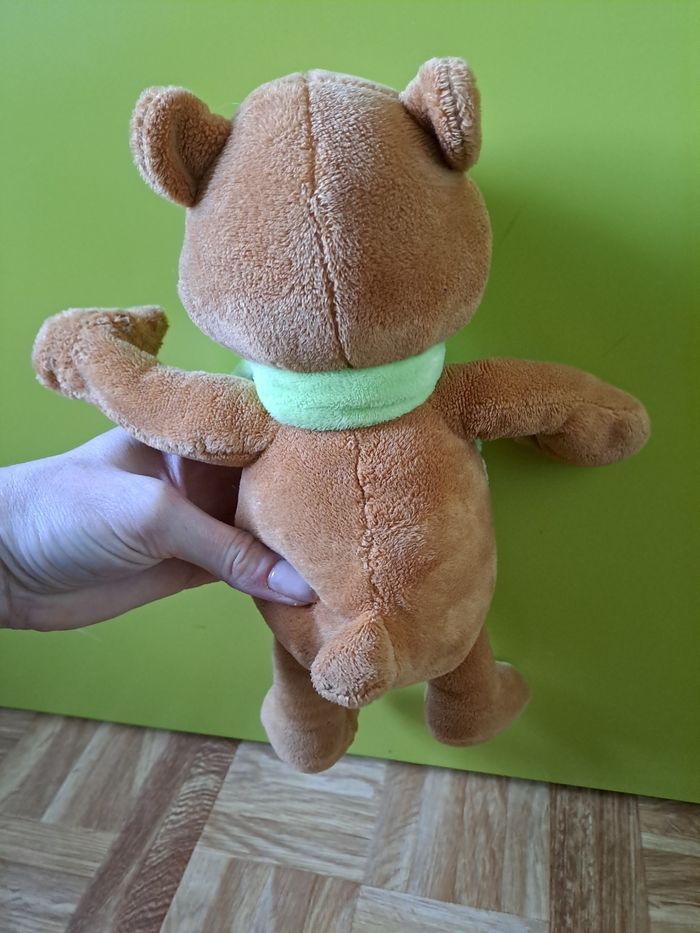 Ours brun a l écharpe verte - photo numéro 6