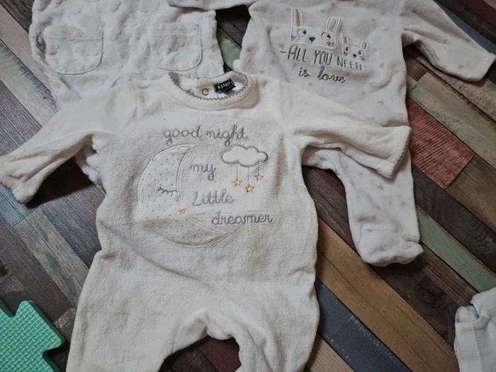 Lot 3 pyjamas hiver 1 mois - photo numéro 3