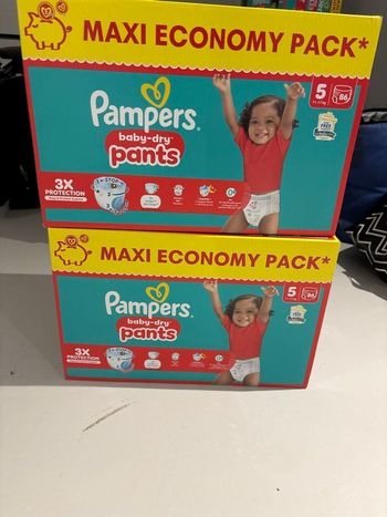 2 paquets de Pampers pants taille 5