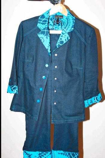 très  bel  ensemble  pantacourt  +  veste
