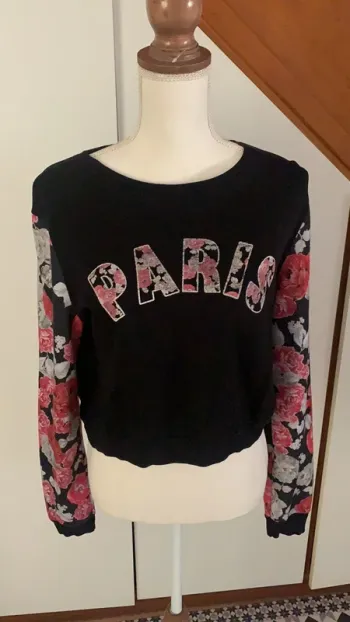 Sweat court fleuri