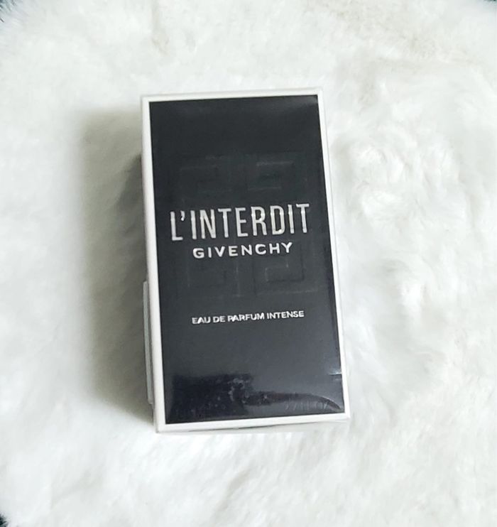 Interdit givenchy
