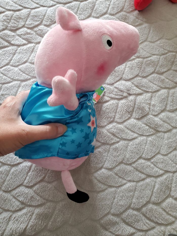 Peluche Pepa pig - photo numéro 2