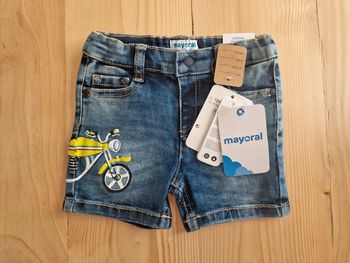 Short Mayoral neuf 9 mois