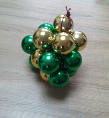 grappe de boules de Noël