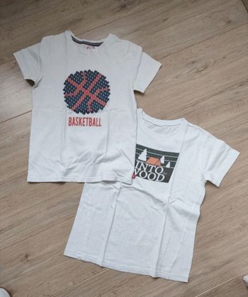 Lot 2 t-shirts 8 ans