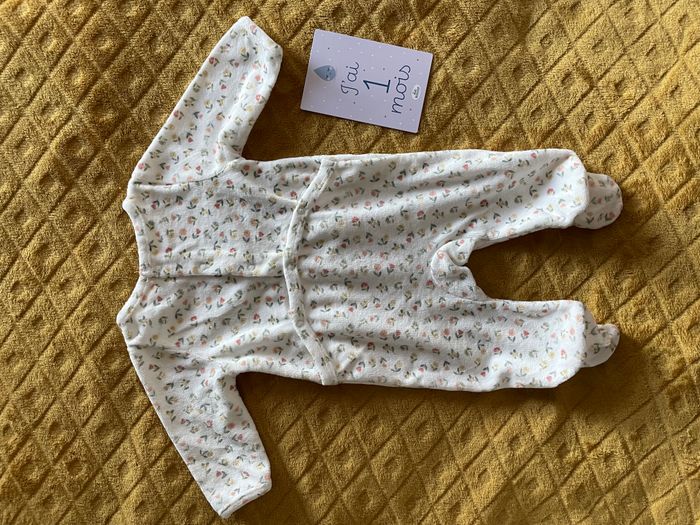 Pyjama et body fleuris - photo numéro 3