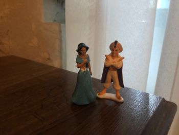 Figurine aladdin et Jasmine