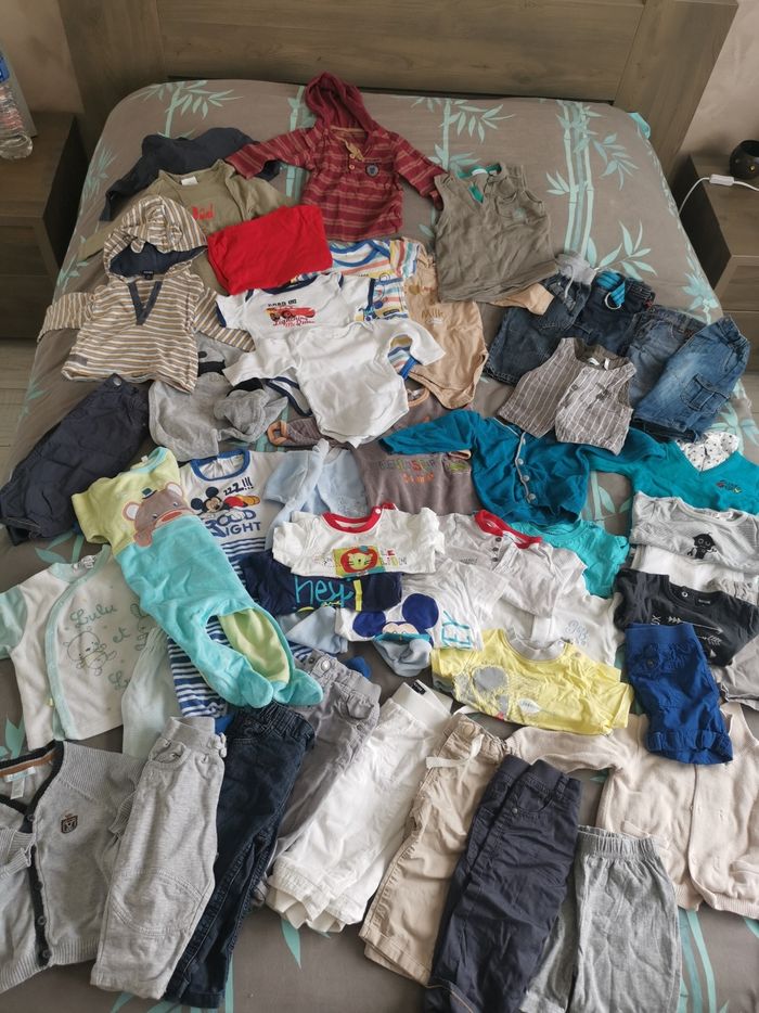 Lot de 47 vêtements bébé 6 mois