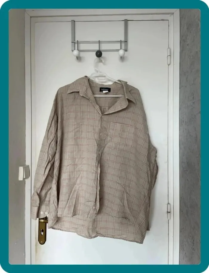 Chemise beige carreaux rouge