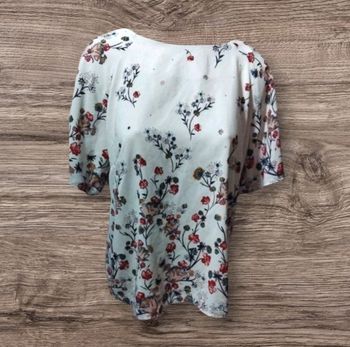 T shirt fleuri dos noué