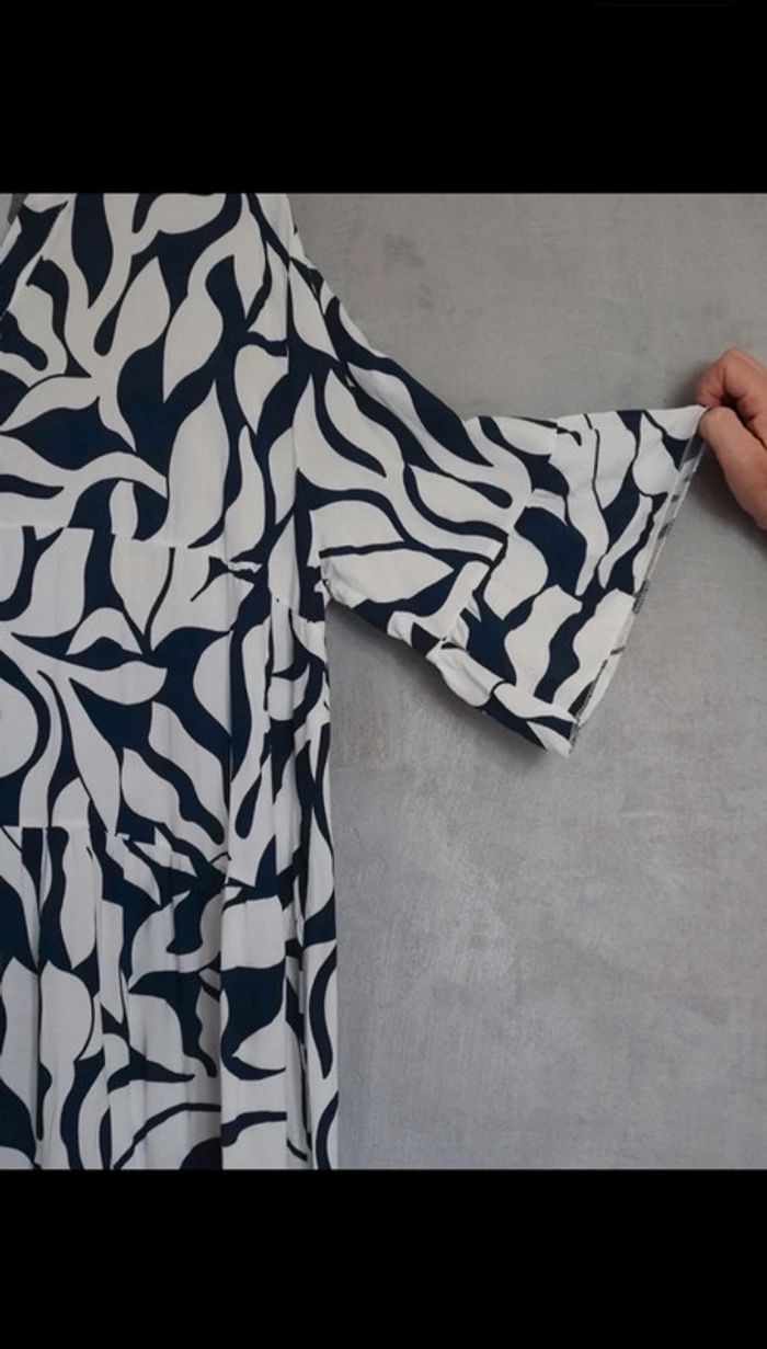 Robe blanche à motifs bleu marine - photo numéro 3