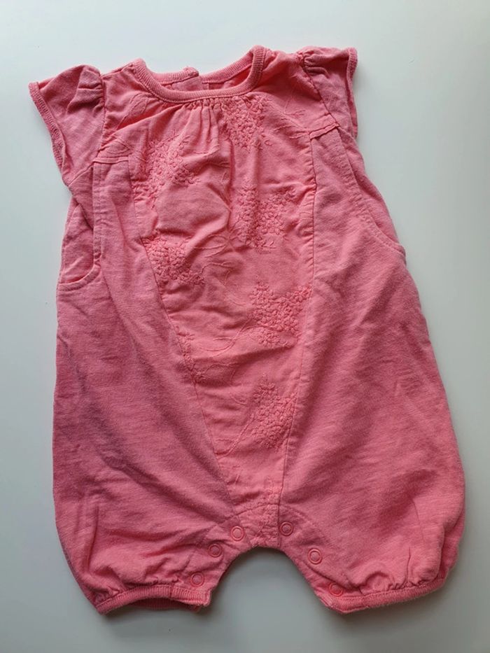 Barboteuse combishort Early Days nouveau né