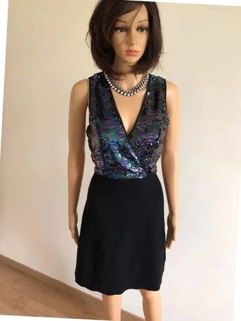 Robe noire avec sequins multicolores sans manches Morgan taille M jamais portée