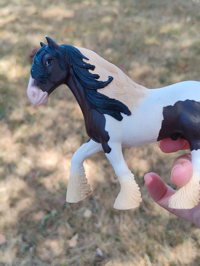 Figurine cheval noir et blanc Schleich - photo numéro 2