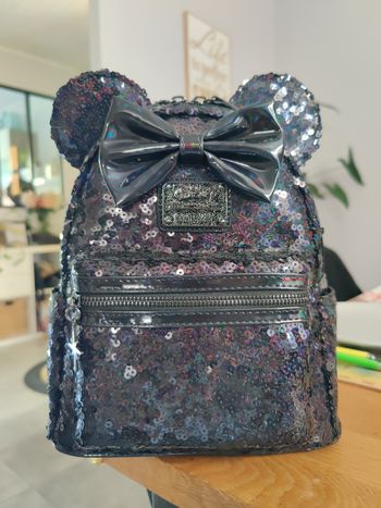 Loungefly Minnie sequins LASR