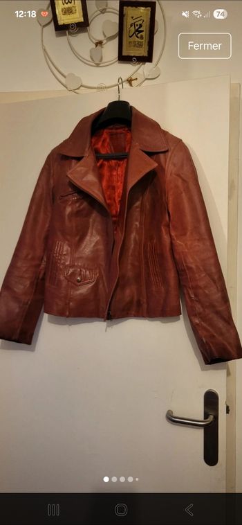 Veste en cuir rouge 