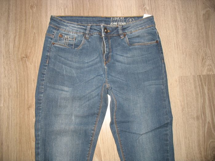 JEAN SLIM BLEU "BIZZBEE" - TAILLE 36 - n°06 - photo numéro 4