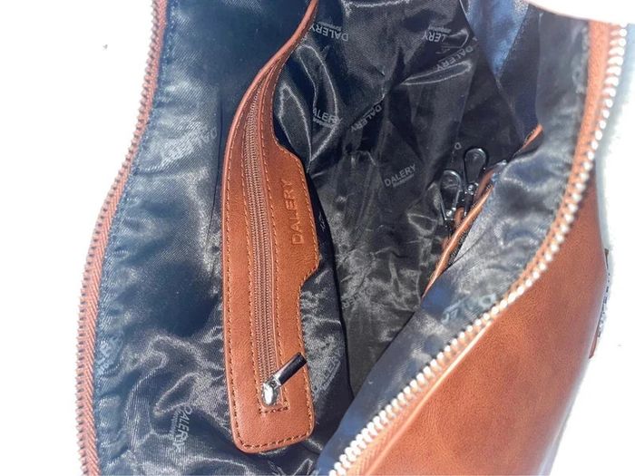 Petit sac à main avec anses classe élégant en cuir marron avec lanières - photo numéro 7