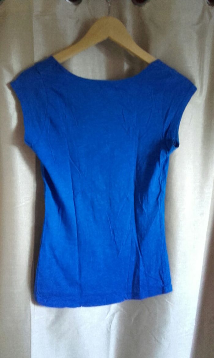 Top bleu - photo numéro 3