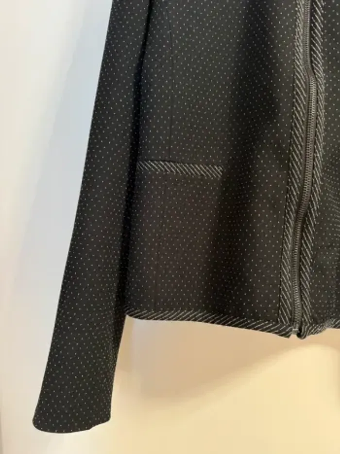 Veste noire à pois - photo numéro 5