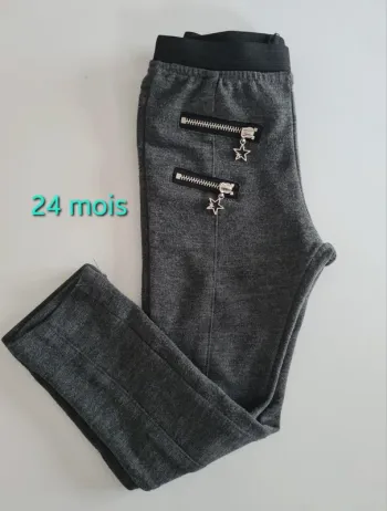 ● 24 mois ● Pantalon fille État neuf