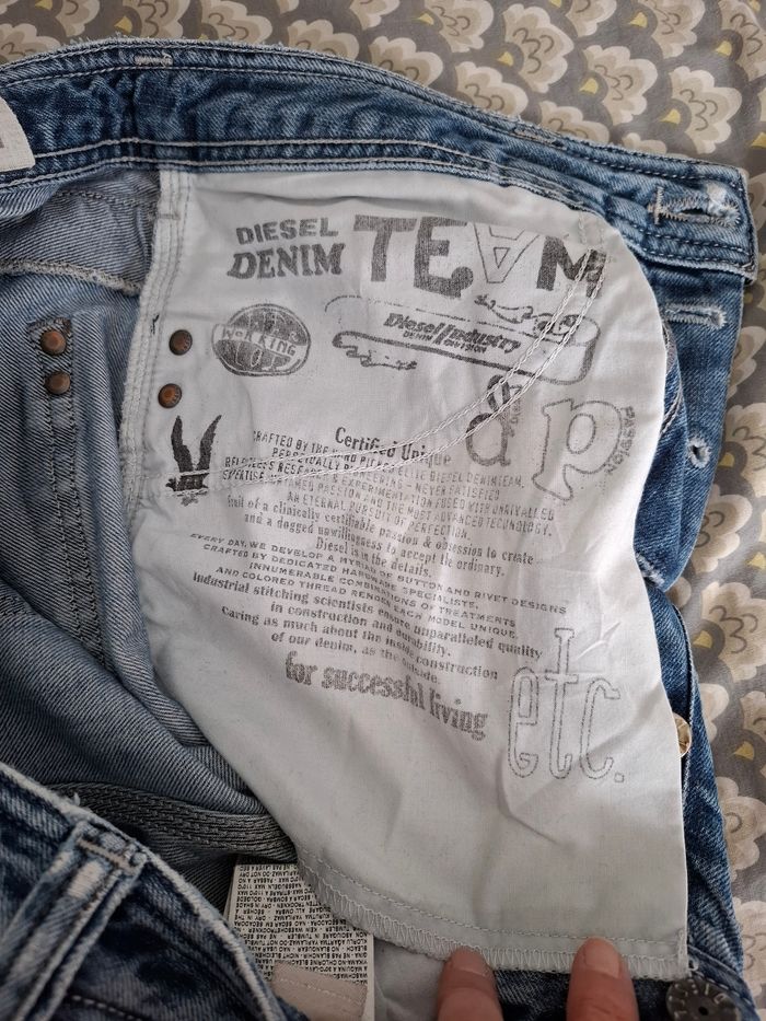 Jean Diesel troué - photo numéro 7