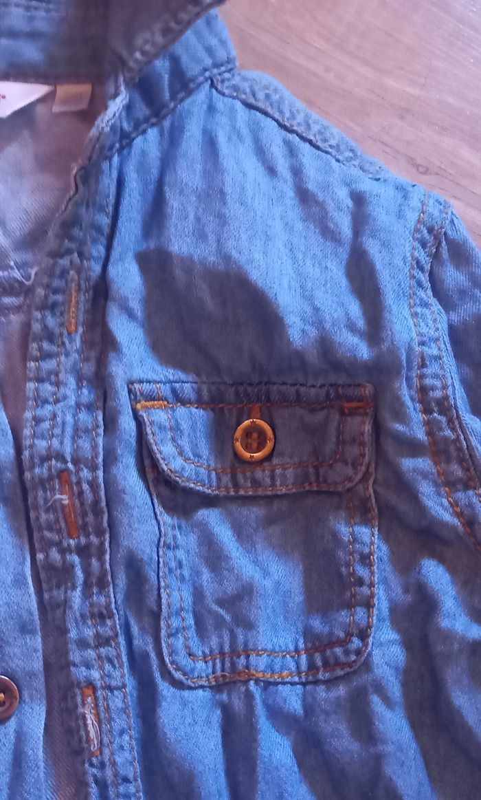 Chemise en jeans taille 2 ans - photo numéro 3