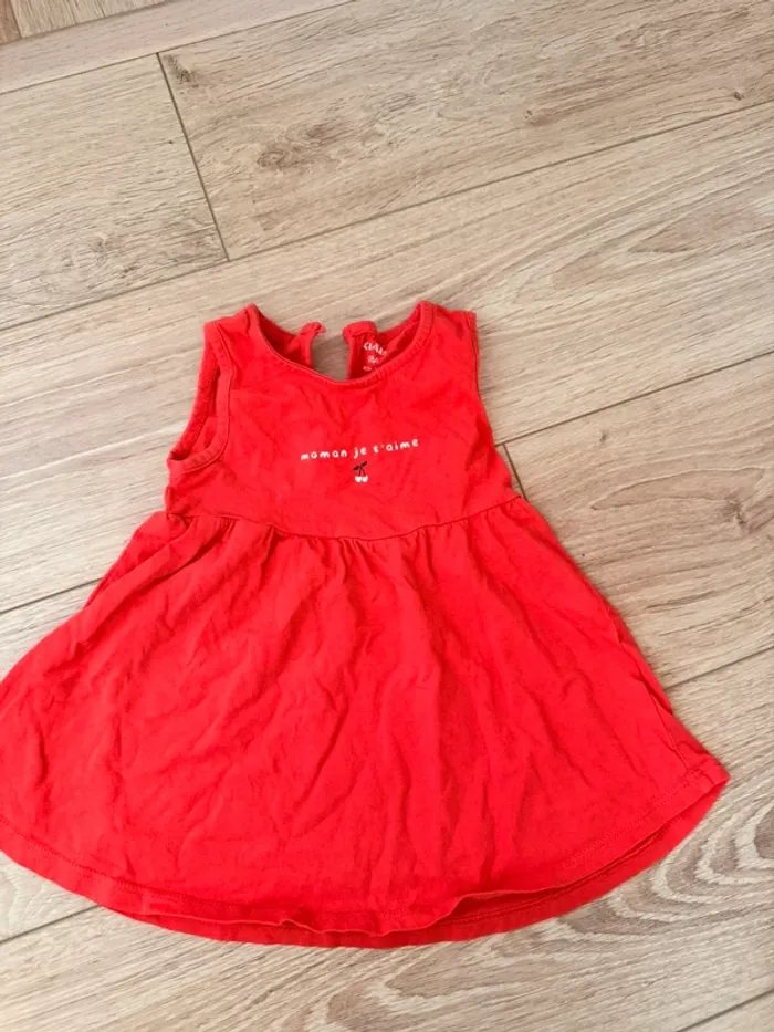 Robe rouge