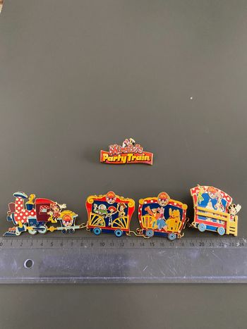 Minnie Mouse train party disney Disneyland Paris