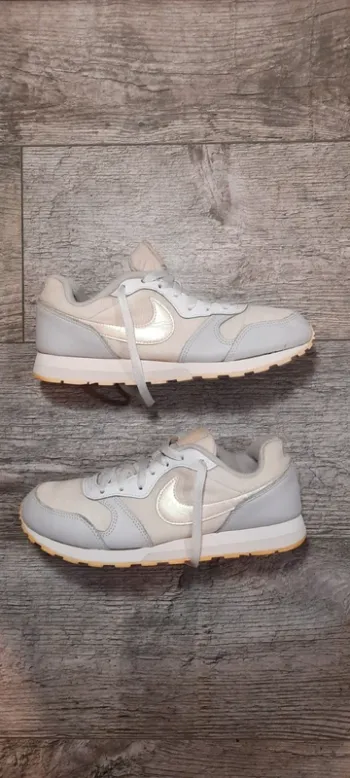 Basket femme Nike MD Runner 38.5