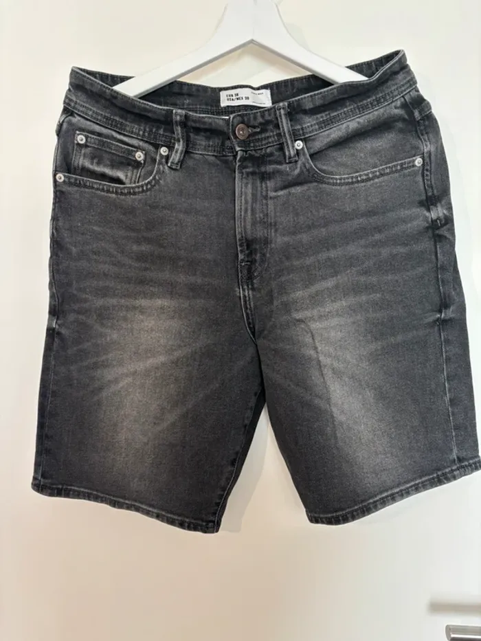 Short Zara