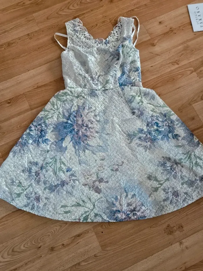 Robe phase eight