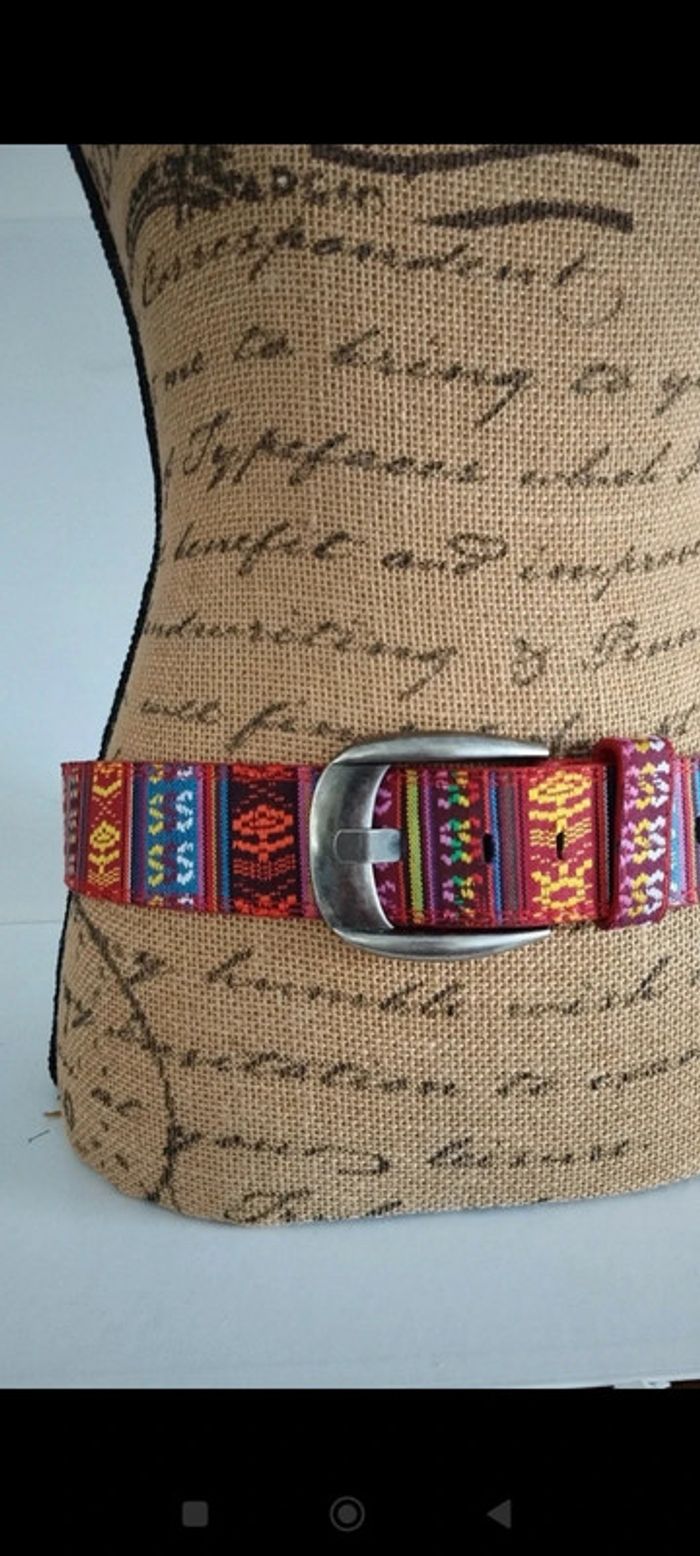 Ceinture rouge avec motifs colorés 90 cm - photo numéro 2
