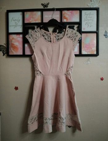 Magnifique robe avec dentelle taille M 38