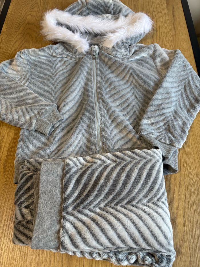 Ensemble fille taille 122/128