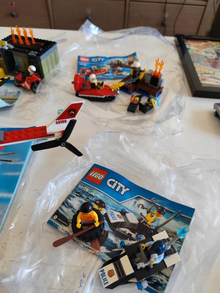 Lot 4 set Lego City 60126, 60106, 60108, 60113. Pompier, police, voiture de course, hélicoptère - photo numéro 3