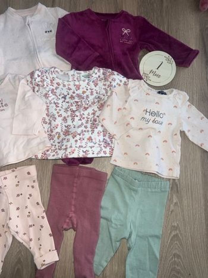 Lot vêtement fille 1 mois - photo numéro 6
