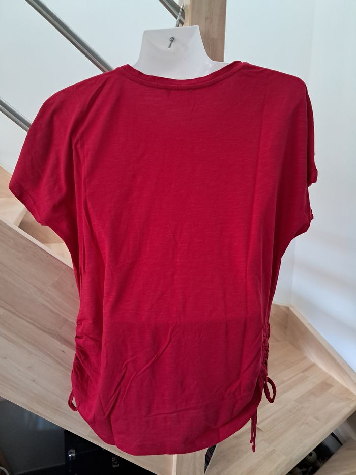 Top femme rouge - photo numéro 3