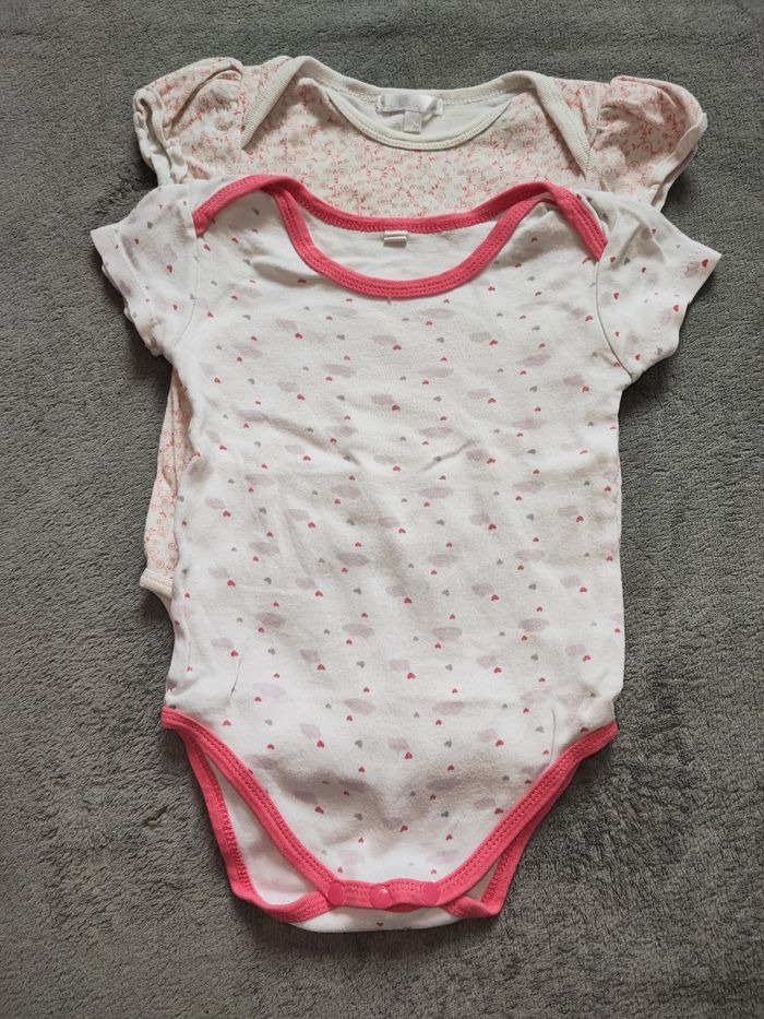 Lot de 6 bodies 24 mois (86) - photo numéro 6