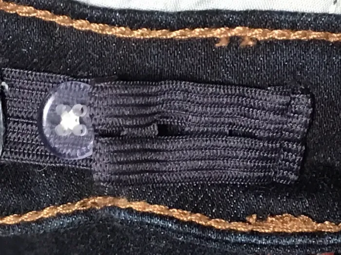 2 jeans et 3 tee-shirts - photo numéro 6