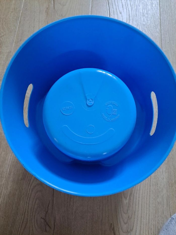 Pot plastique bleu TBE - photo numéro 4