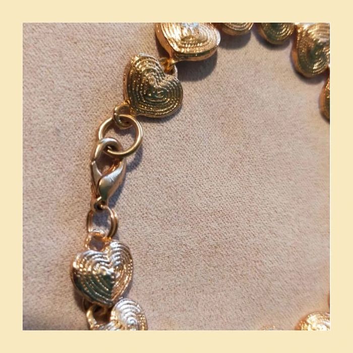 Bracelet vintage doré à cœurs gravés – Élégance intemporelle - photo numéro 7