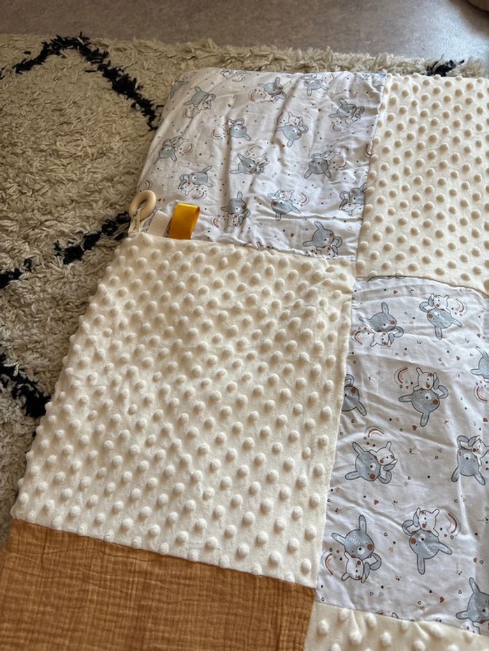tapis d'éveil neuf - photo numéro 3