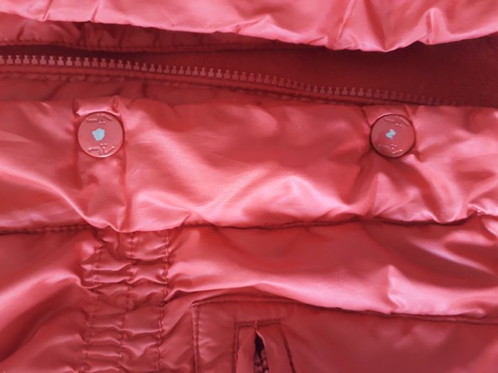 Anorak a capuche rouge Okaidi  8 ans - photo numéro 7